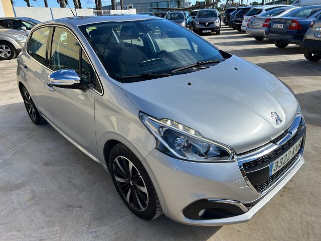 PEUGEOT 208 ALLURE 1.2 E-THP AUTO SPANISH LHD IN SPAIN 71000 MILES SUPERB 2018